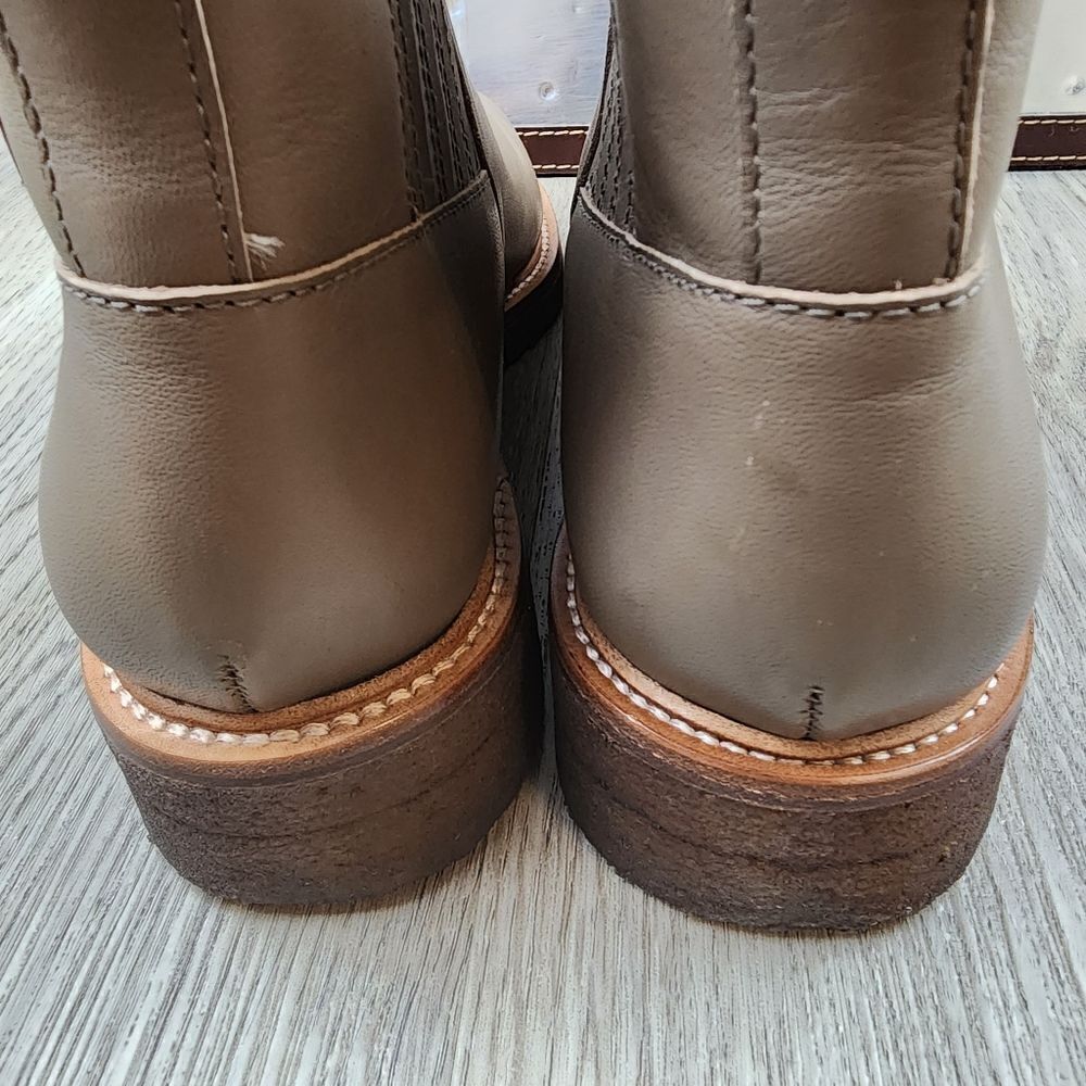 NWOB Botkier Leather Everyday Chelsea Boots size 9.5 - Picture 6 of 9